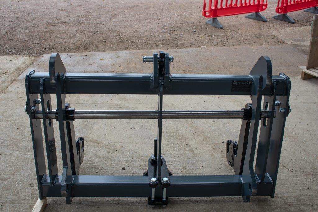 Handling & Lifting - 3 Point Linkage Hook-Up Carriage C/W Brackets ...